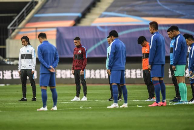 世界杯夺冠两周年，安东内拉晒梅西和金杯同框照