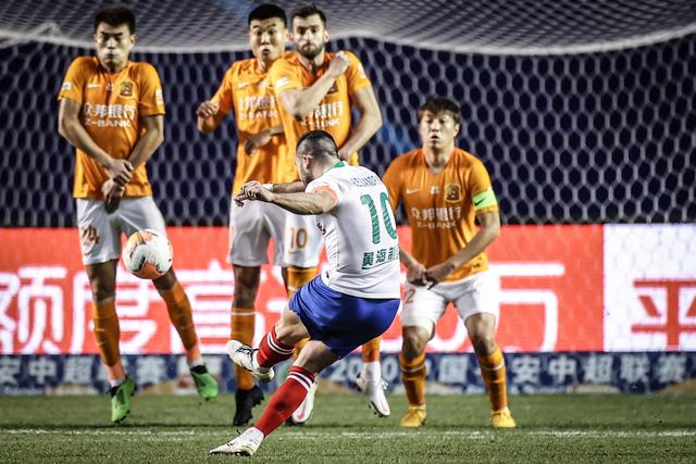 英超位居榜首天数榜：曼联2363天最多